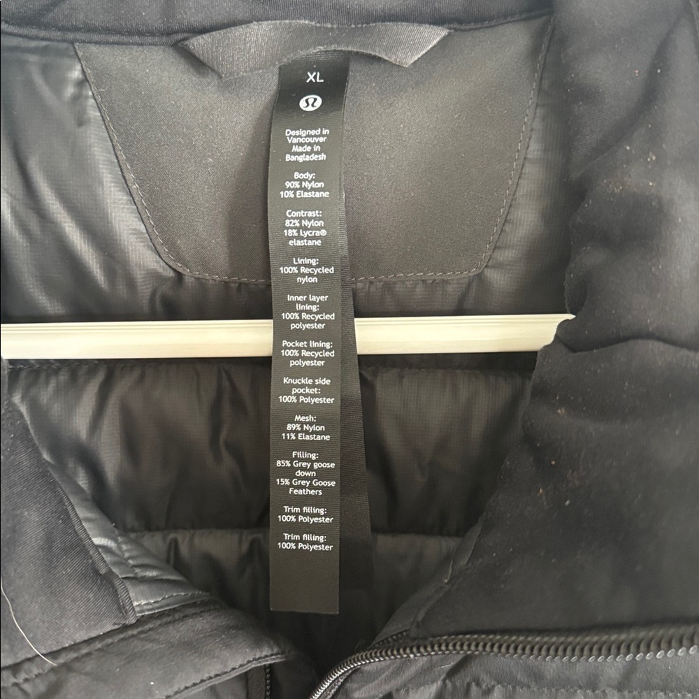 Men’s Lululemon “Down for it all” vest in size XL - Picture 3 of 7